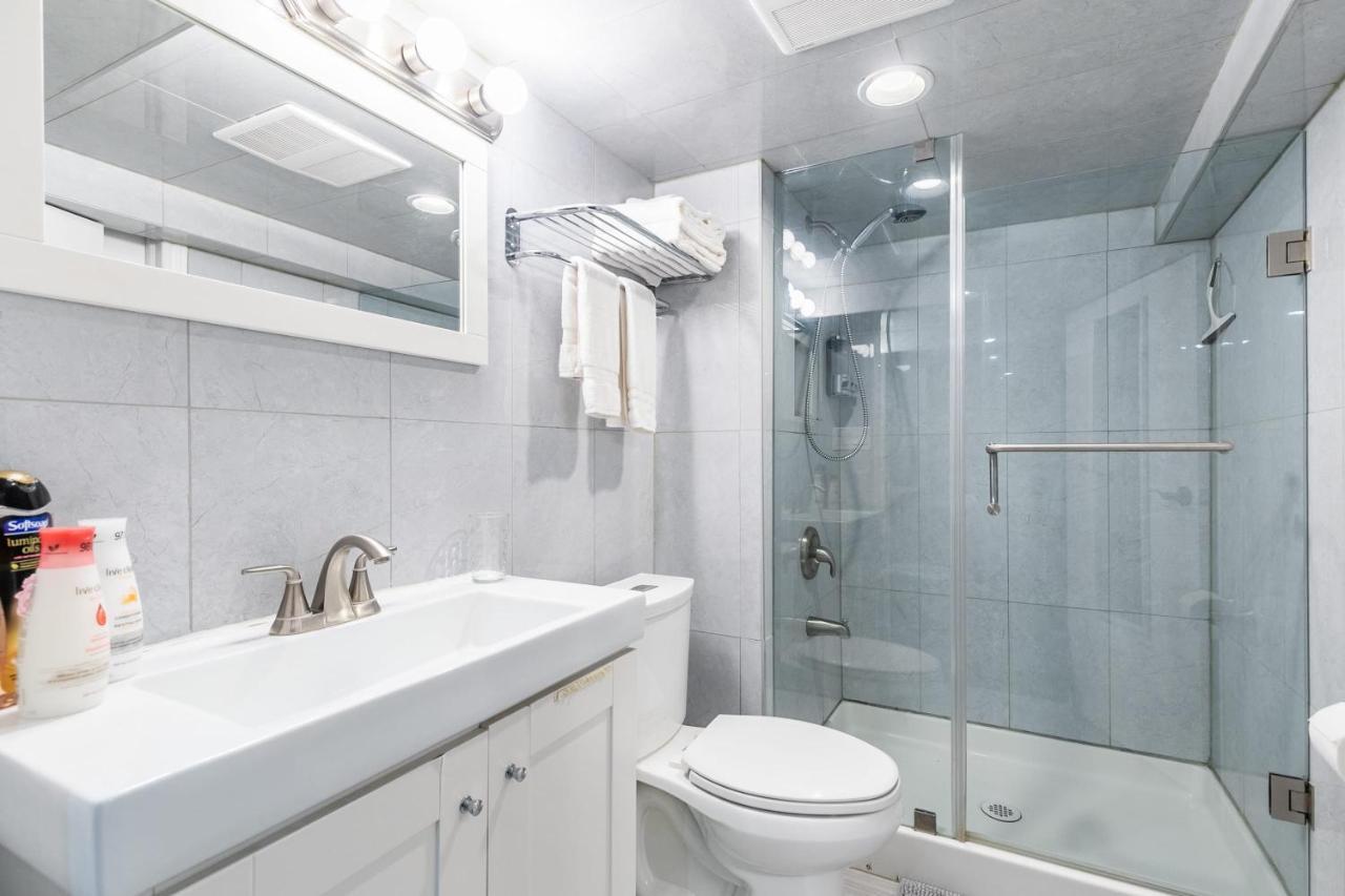Newly Renovated - Cozy 1Br Apt With Netflix - Prime Location Toronto Exterior foto